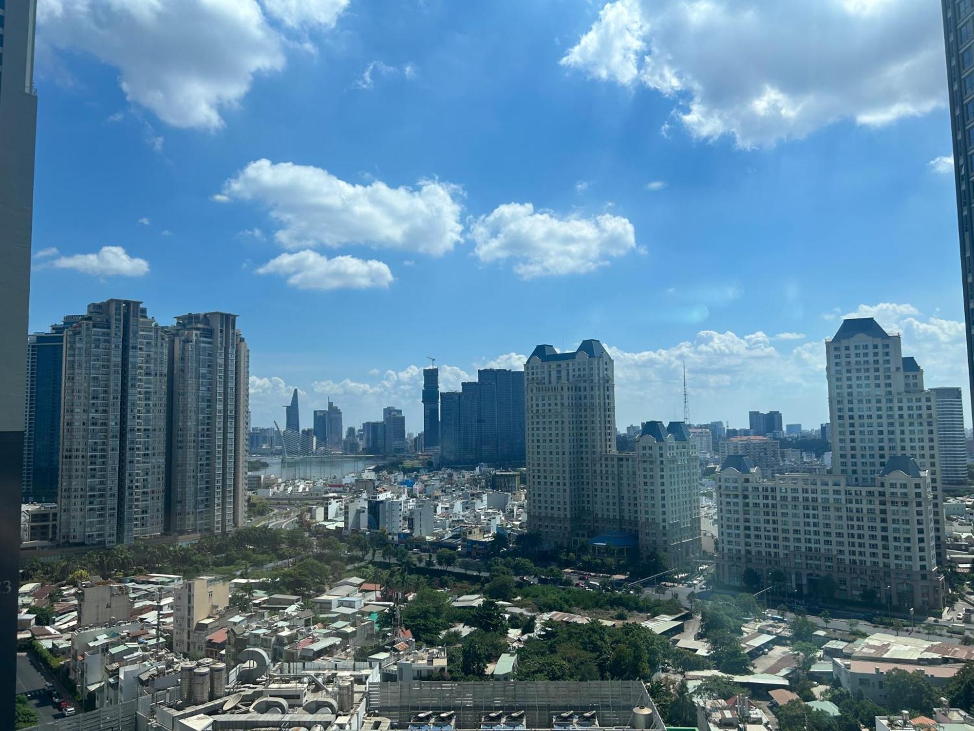 Luxhomes Saigon - Vinhomes Central Park ホーチミン市 エクステリア 写真