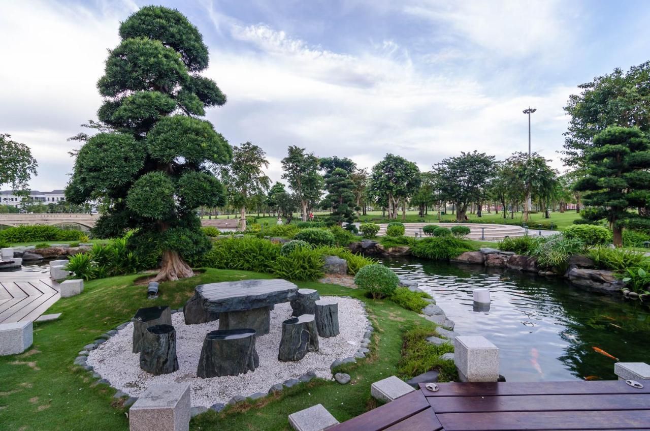 Luxhomes Saigon - Vinhomes Central Park ホーチミン市 エクステリア 写真